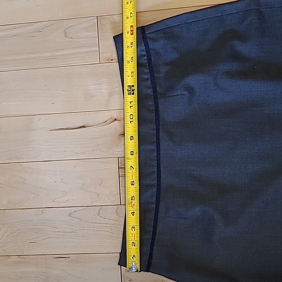 Banana Republic women's size 8 petite gray shirt - Picture 5 of 6